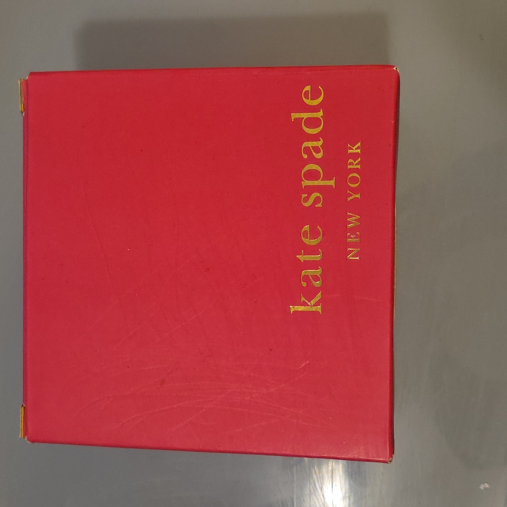 (J64) Kate Spade Dot & Stripes Salt and Pepper Shaker - Picture 8 of 10